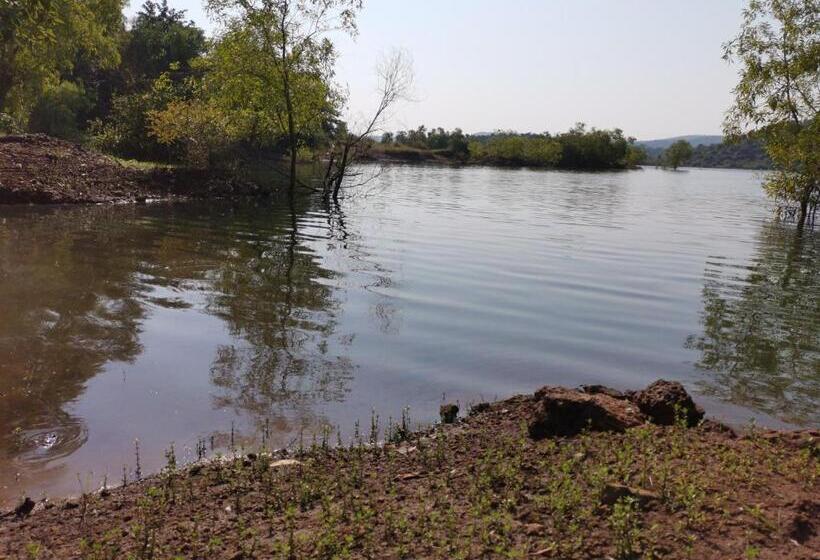 Hotelli Athang Staycation