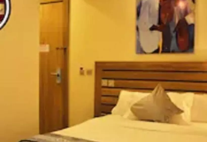 هتل Moz One Executive Guest Rooms Hombori