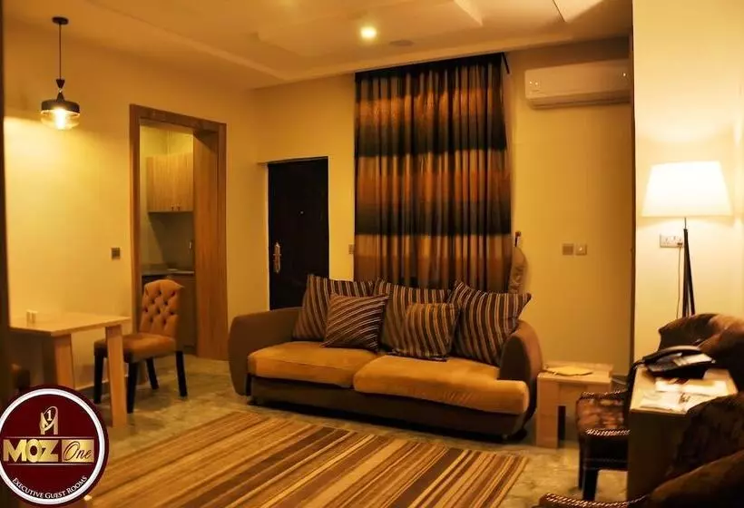 هتل Moz One Executive Guest Rooms Hombori