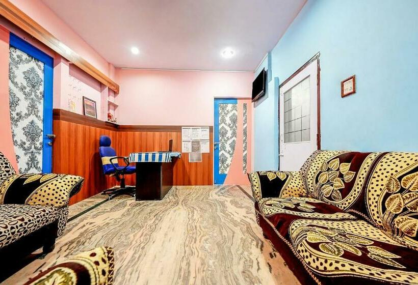 فندق Spot On 82193 Heaven Stay