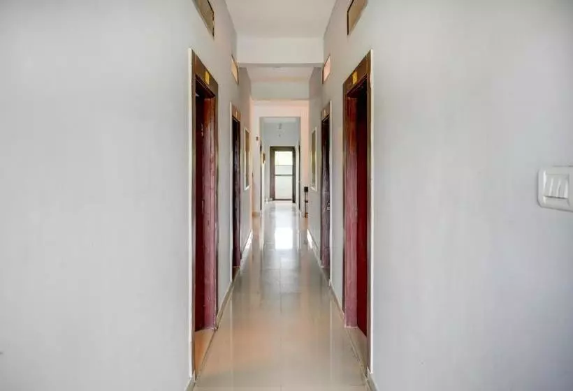 ホテル Spot On 82219  New Lake Palace