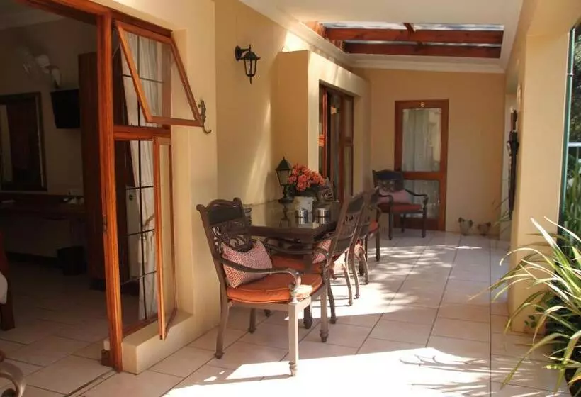 Majatalo Luxury En Suite King @ 4 Star Guest House