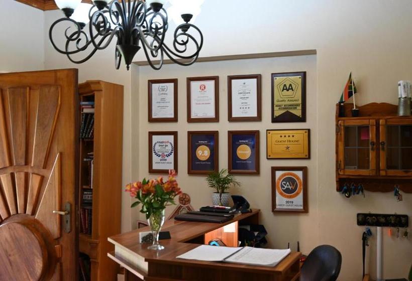 膳宿费 Luxury En Suite King @ 4 Star Guest House