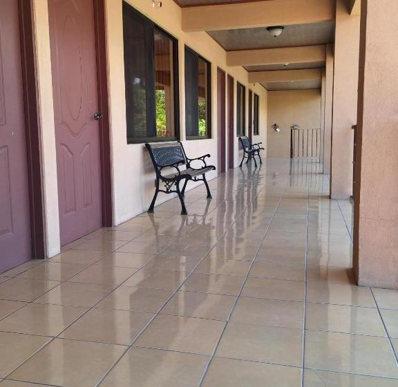 تختخواب و صبحانه Real Alaska