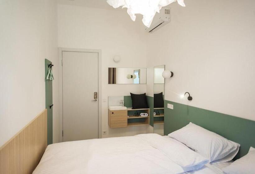 Capsule Hotel & Hostel