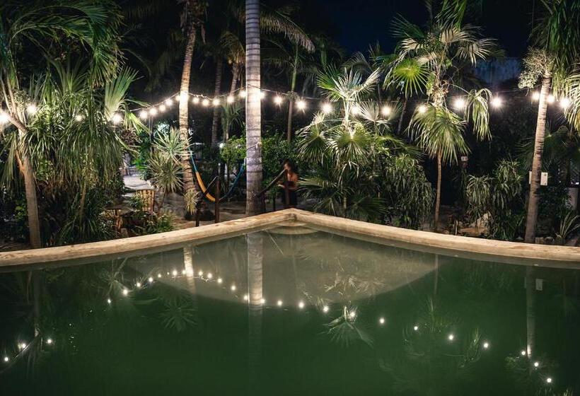 Hostel Oryx Tulum