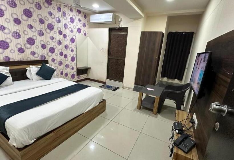 هتل New Shiv Kunj