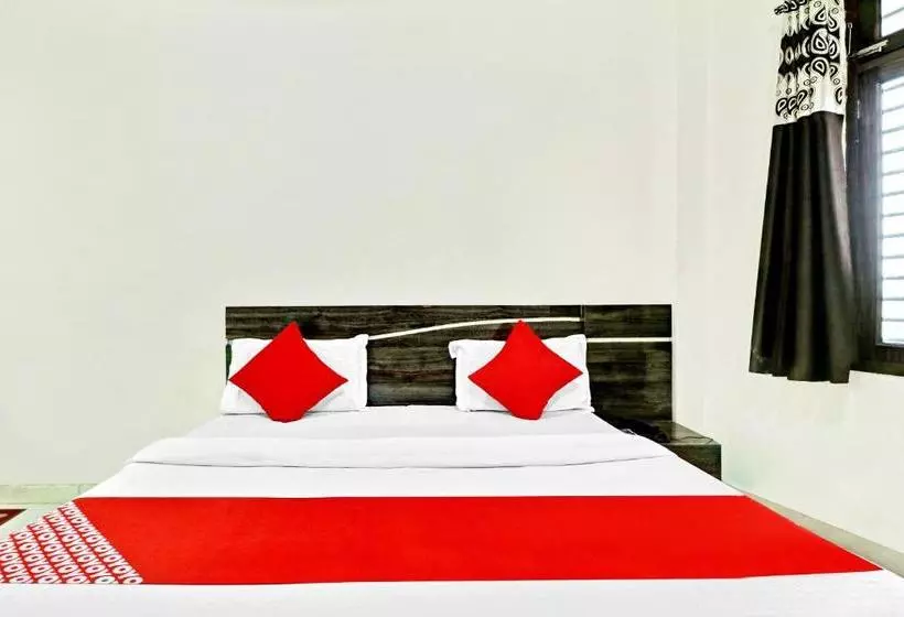 ホテル Oyo 82225  Anjani Palace