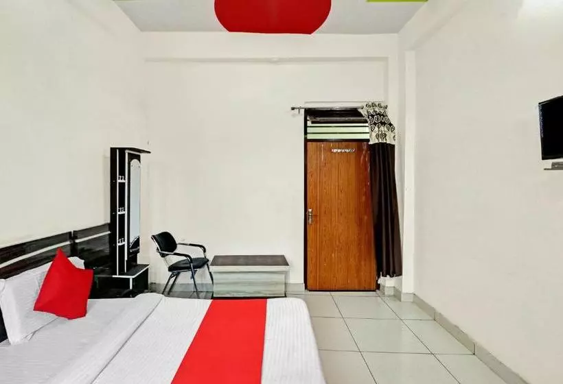 ホテル Oyo 82225  Anjani Palace