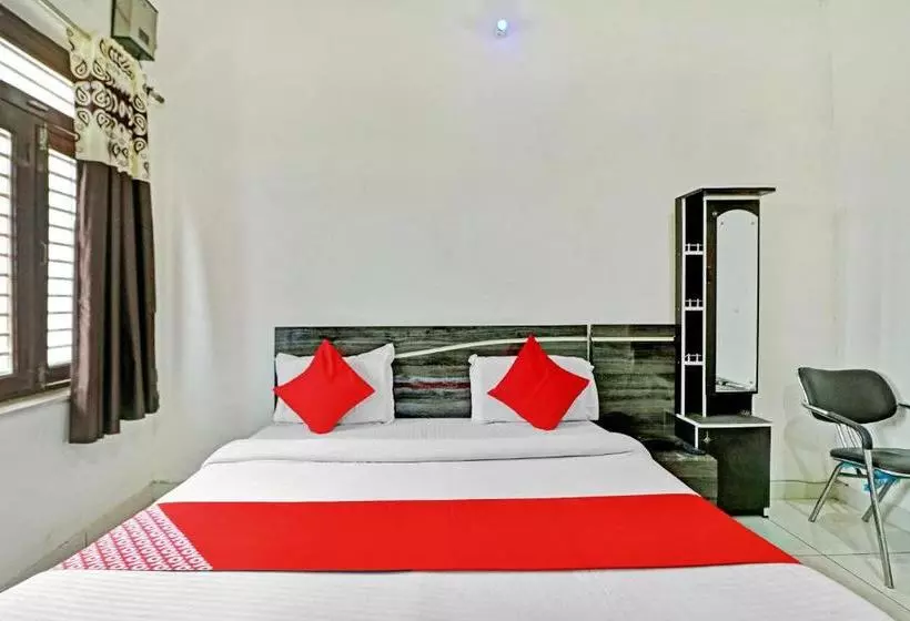 ホテル Oyo 82225  Anjani Palace