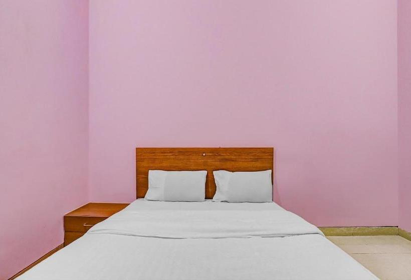 בית מלון כפרי Spot On 82058 A Square