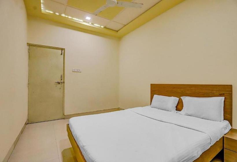 Отель Spot On 82058  A Square