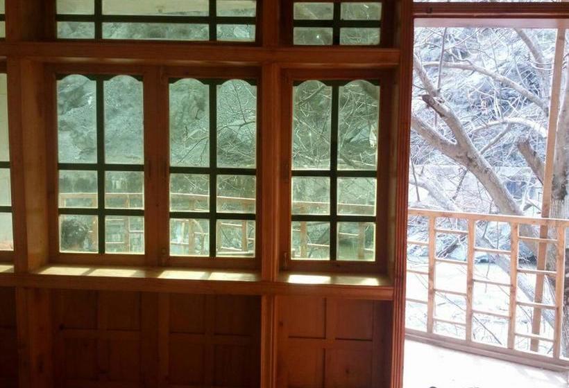 هتل The Jungle Inn Resort & Restaurant