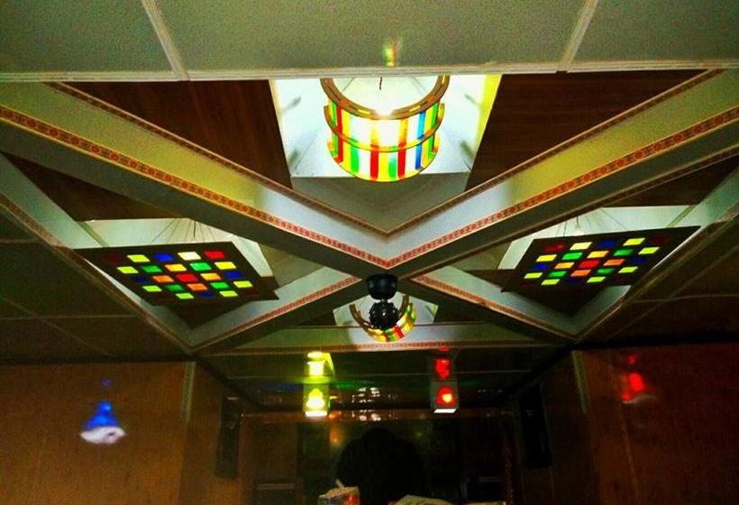 هتل The Jungle Inn Resort & Restaurant