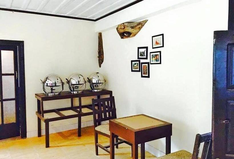 هتل The Jungle Inn Resort & Restaurant