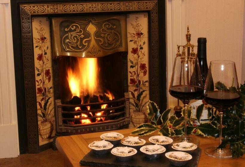 펜션 Woodlands Country House & Cottage