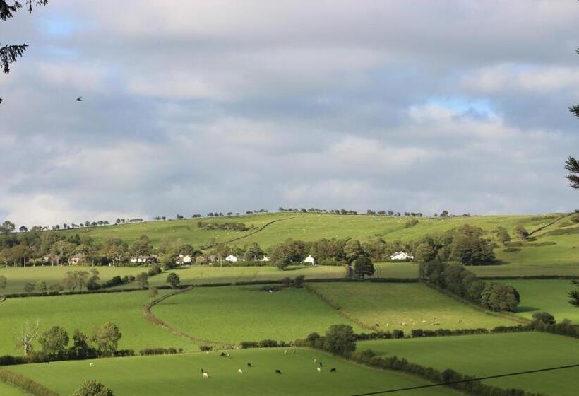 펜션 Woodlands Country House & Cottage