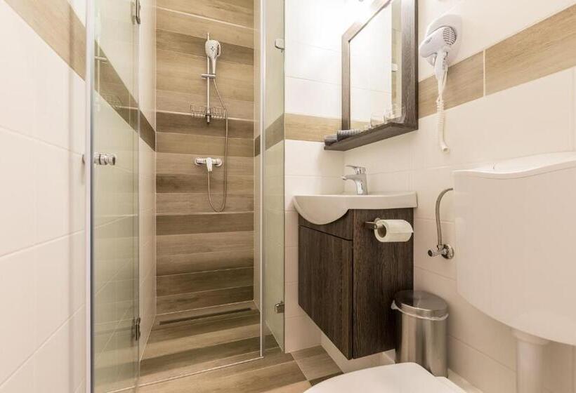 住宿加早餐  Balinn Rooms