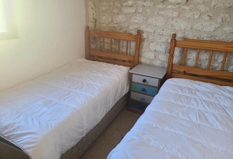 مبيت وإفطار Les Gîtes De Brives