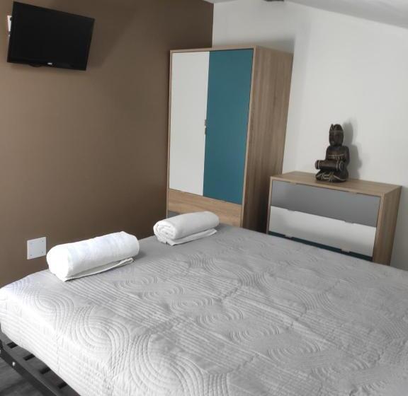 مبيت وإفطار Les Gîtes De Brives