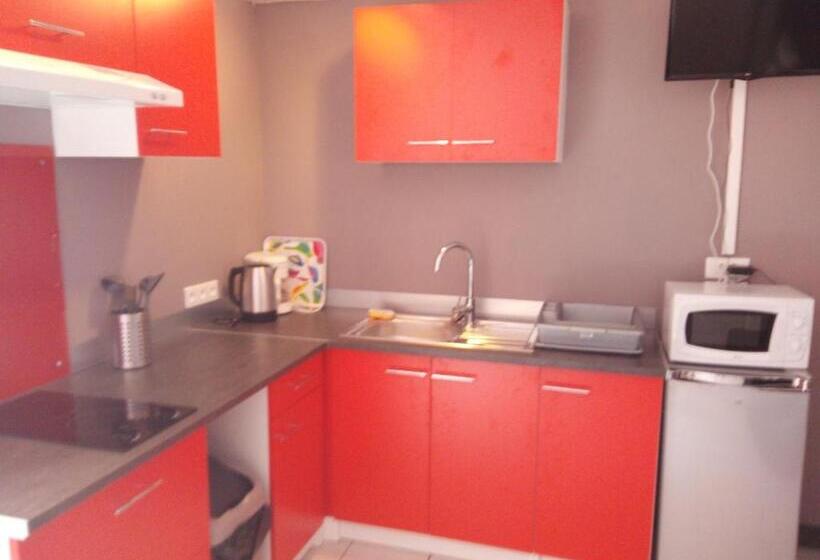 مبيت وإفطار Les Gîtes De Brives