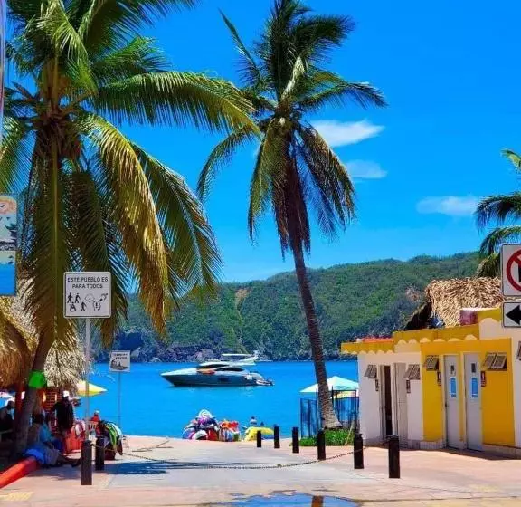 Hotelli Y Bungalows Bugambilias