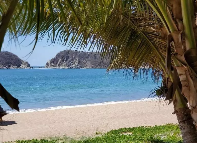 Hotelli Y Bungalows Bugambilias