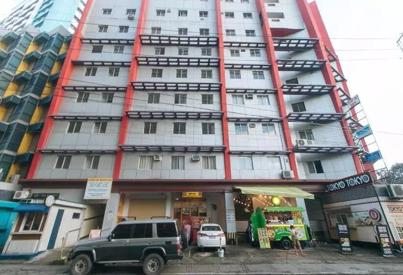 هتل Reddoorz At Crowne One Condo