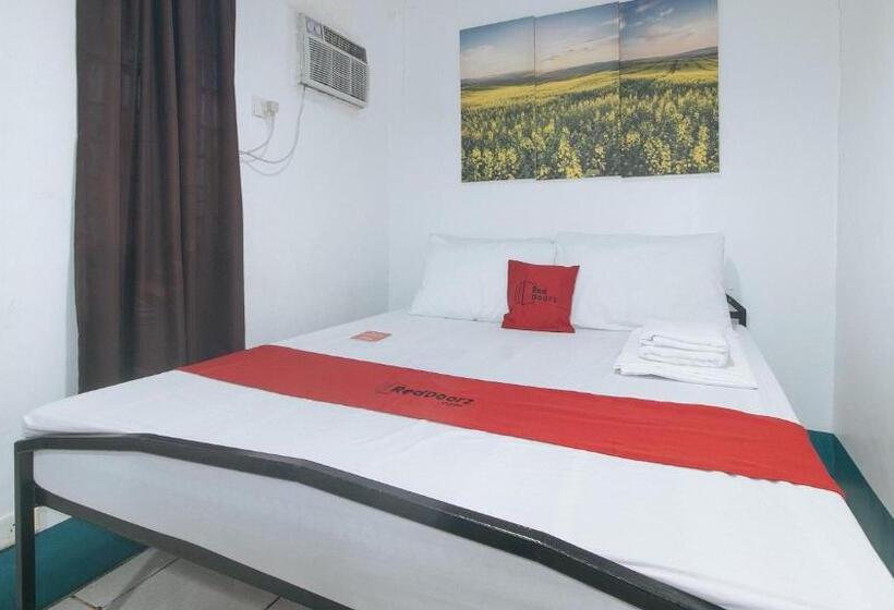 هتل Reddoorz At Crowne One Condo