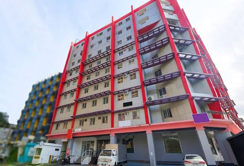 هتل Reddoorz At Crowne One Condo