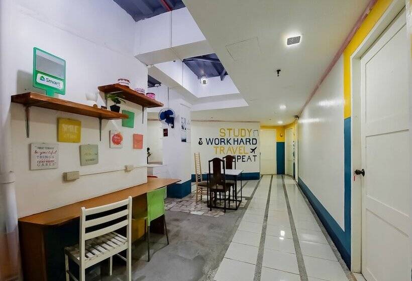 هتل Reddoorz At Crowne One Condo