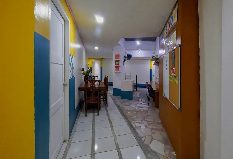 هتل Reddoorz At Crowne One Condo