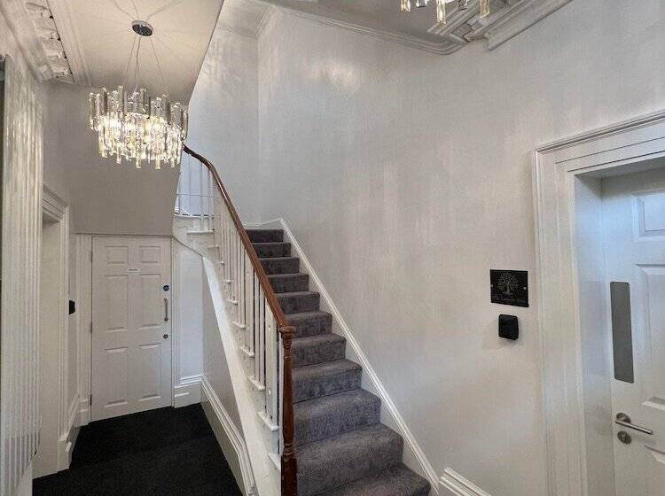 فندق Winckley Square Residences