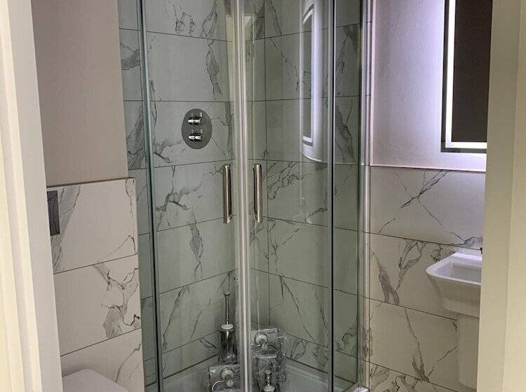 فندق Winckley Square Residences