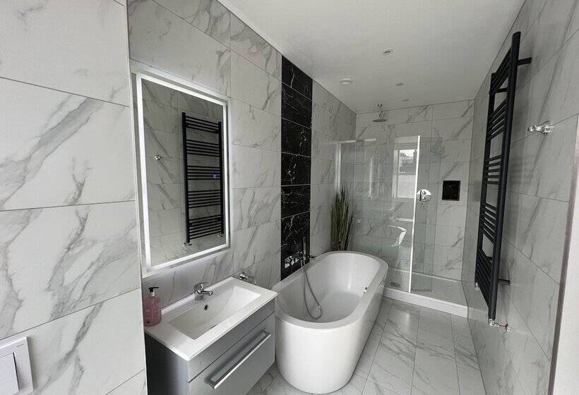 فندق Winckley Square Residences