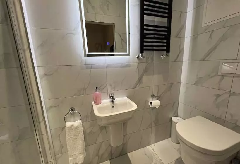 ホテル Winckley Square Residences