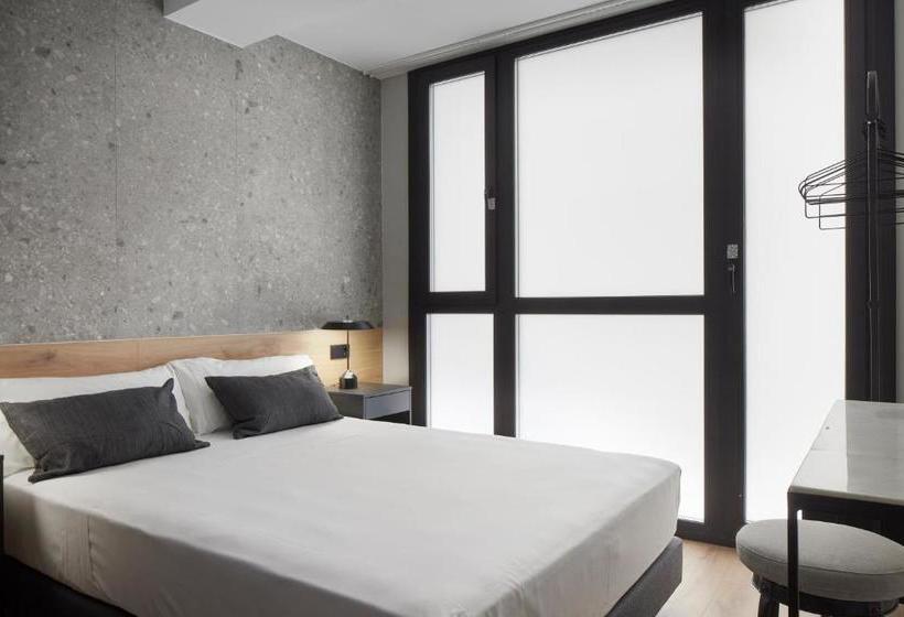 پانسیون Hostal Espoz Y Mina