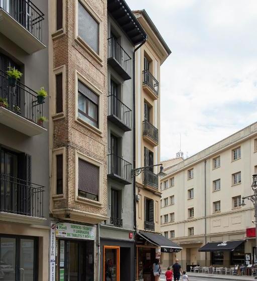 پانسیون Hostal Espoz Y Mina