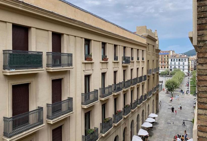 پانسیون Hostal Espoz Y Mina