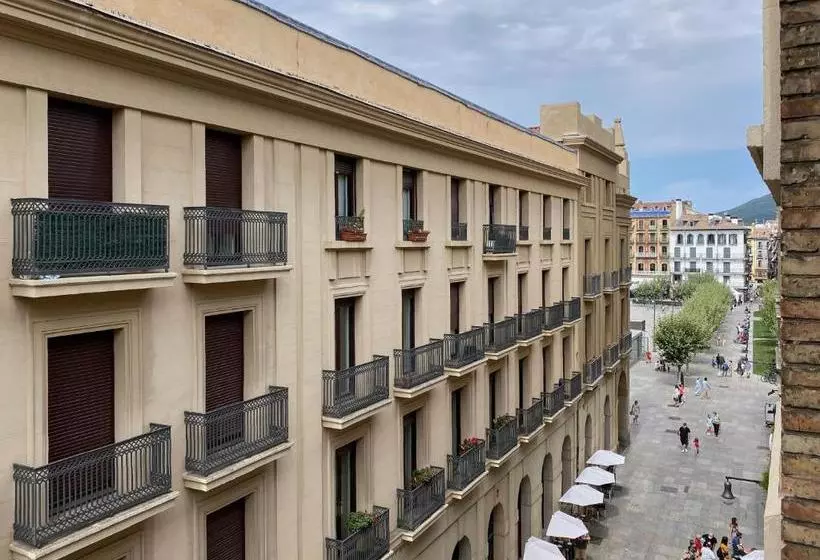 Majatalo Hostal Espoz Y Mina