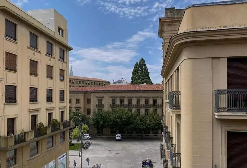 Majatalo Hostal Espoz Y Mina