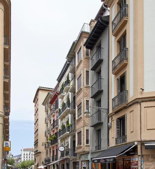 پانسیون Hostal Espoz Y Mina