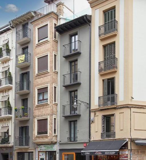 پانسیون Hostal Espoz Y Mina