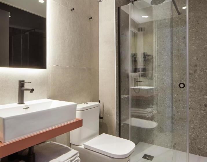 پانسیون Hostal Espoz Y Mina