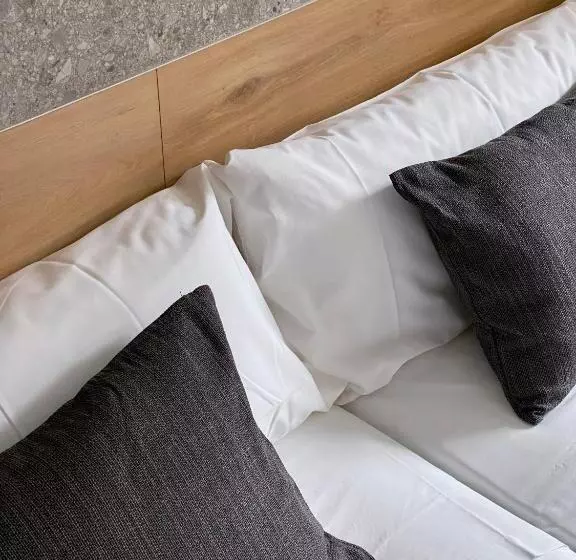 Majatalo Hostal Espoz Y Mina