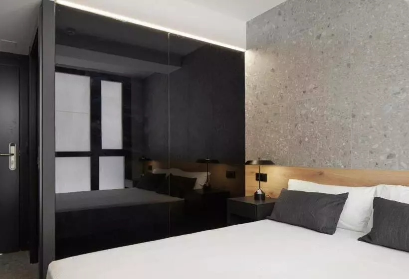 Majatalo Hostal Espoz Y Mina