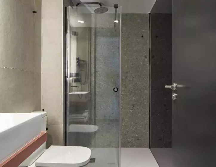 Majatalo Hostal Espoz Y Mina