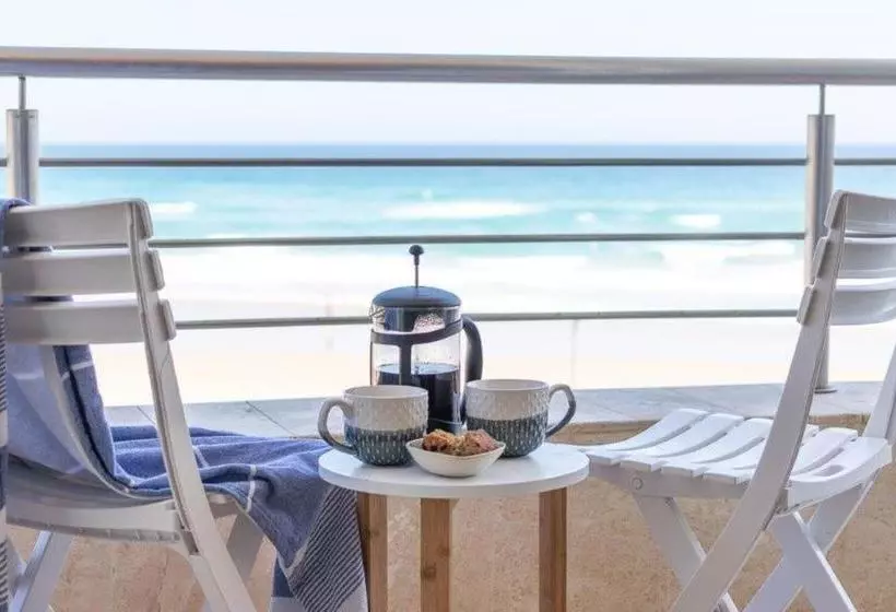 ペンション Room In Guest Room   Charming Room With A Sea View