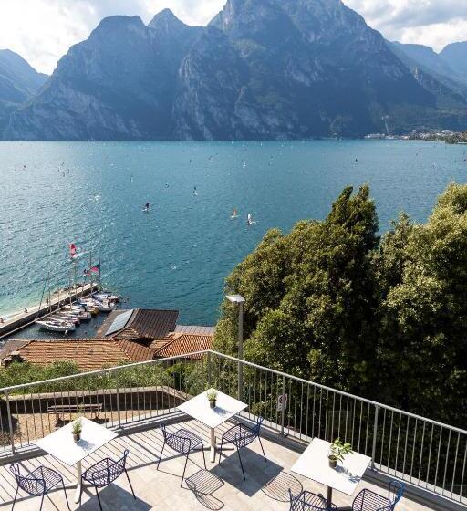 بنسيون Vistalago Torbole