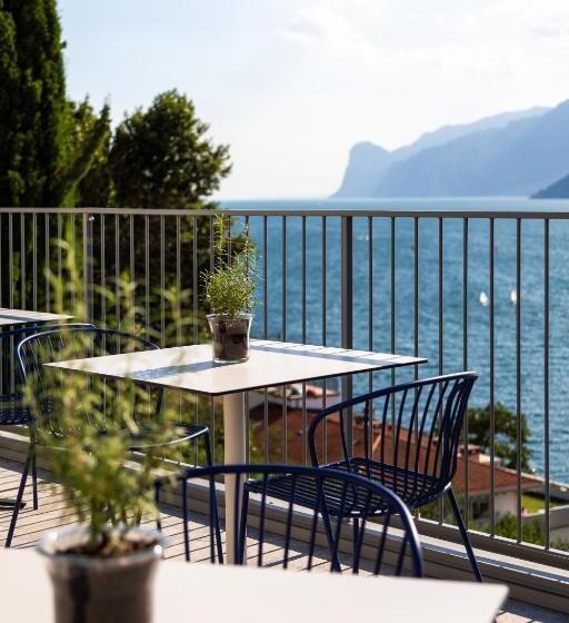 بنسيون Vistalago Torbole